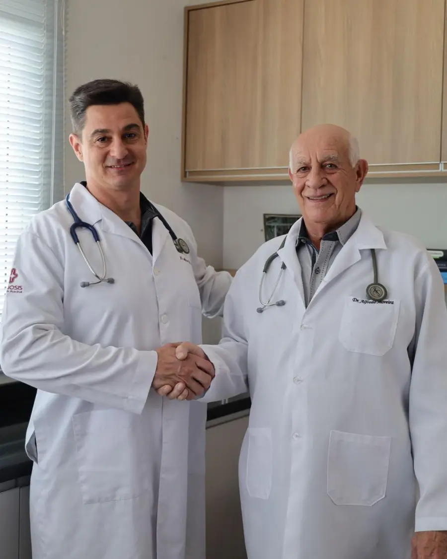 Dr. Alfredo Moreira, fundador, ao lado de seu filho, o Dr. Alfredo Ehlke Moreira